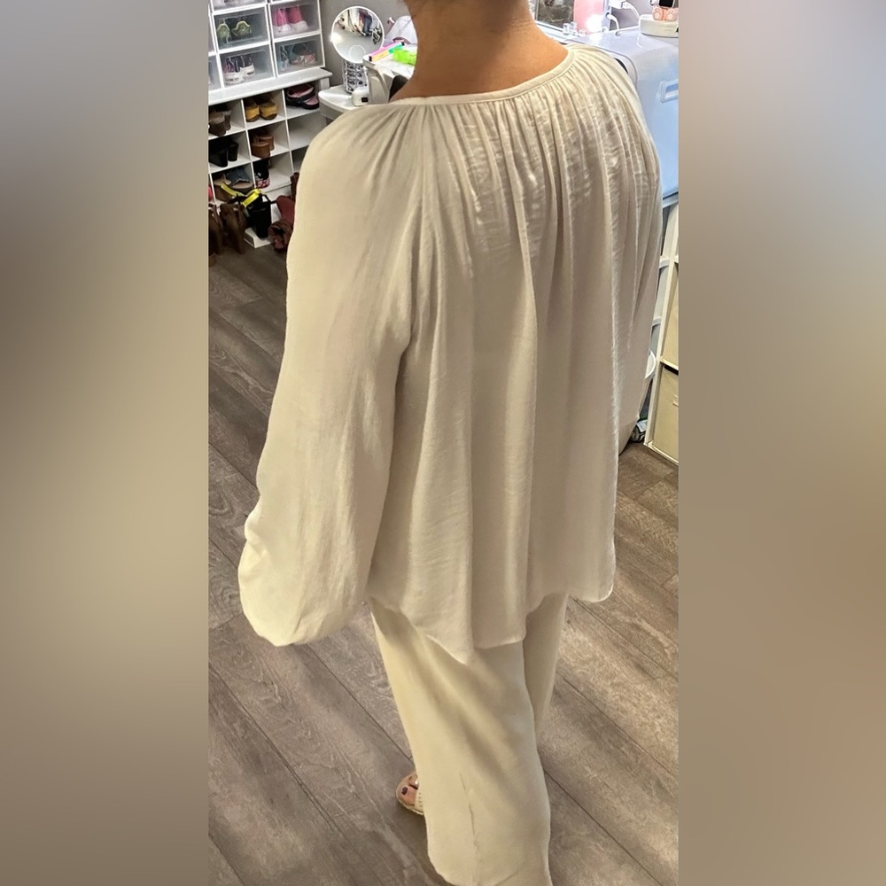 Off white blouse - Picture 2 of 2